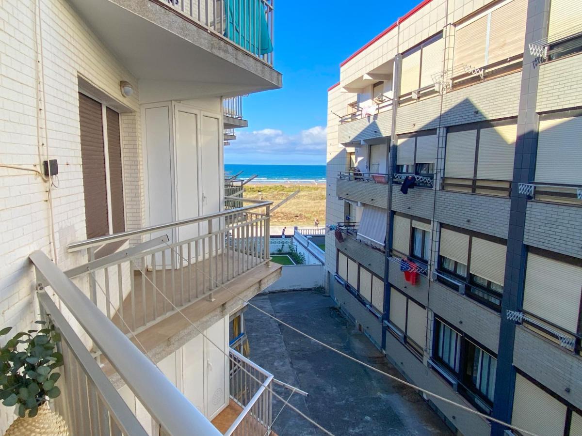 Piso Primera Linea De Playa Laredo Kültér fotó