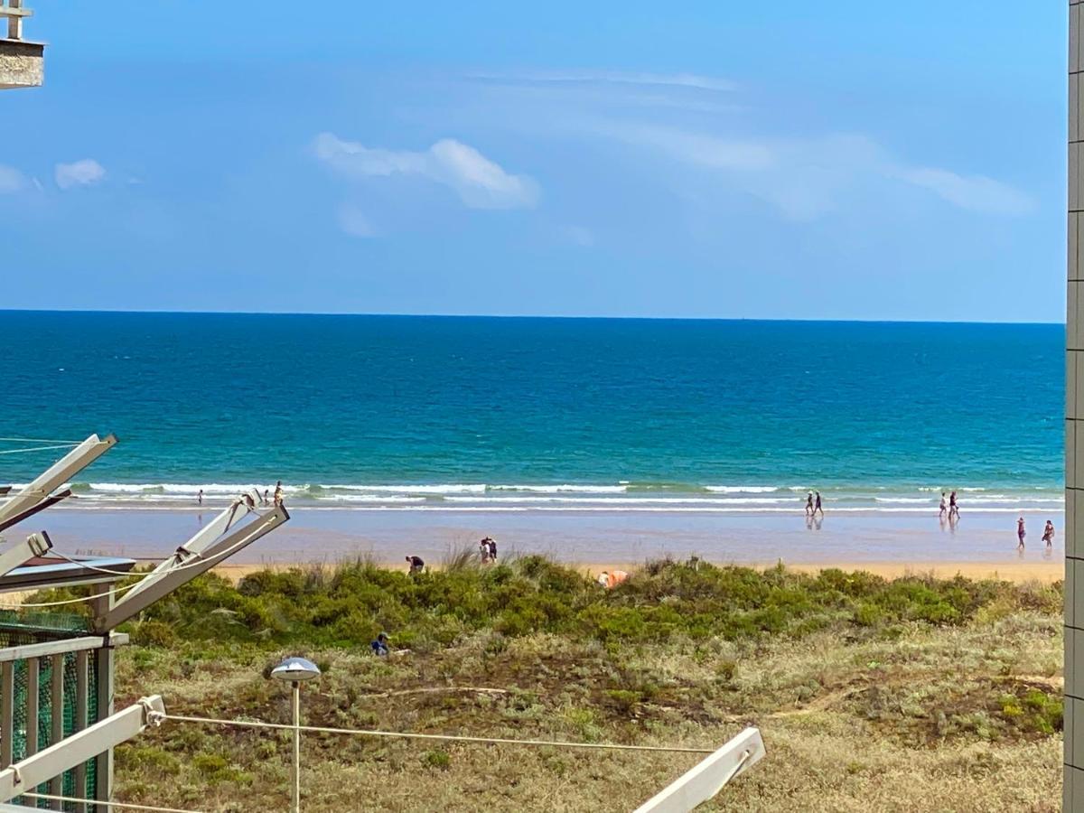 Piso Primera Linea De Playa Laredo Kültér fotó