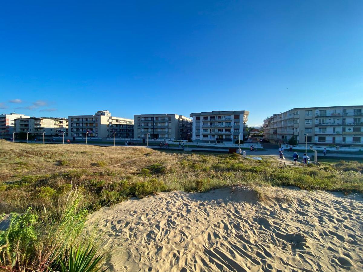 Piso Primera Linea De Playa Laredo Kültér fotó
