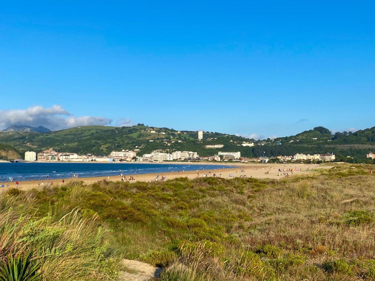 Piso Primera Linea De Playa Laredo Kültér fotó